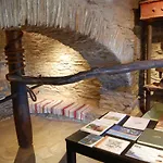 Cyclades Olive Museum's بيت ضيافة Pitrofos
