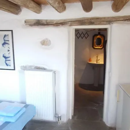 Cyclades Olive Museum's 3* Pitrofos