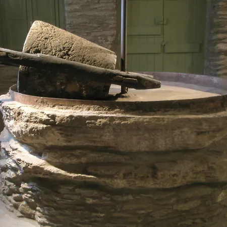 Cyclades Olive Museum's Πιτροφός