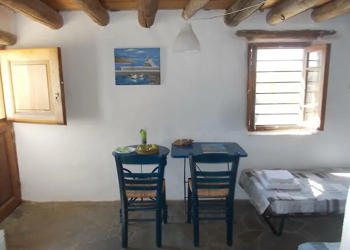 Cyclades Olive Museum's Penzion Pitrofos