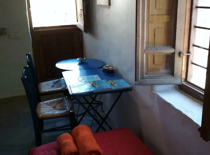 Cyclades Olive Museum's 3* Pitrofos